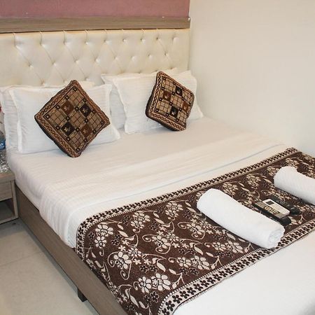 Hotel Time Gold Near Domestics Airport Mumbai Exterior photo