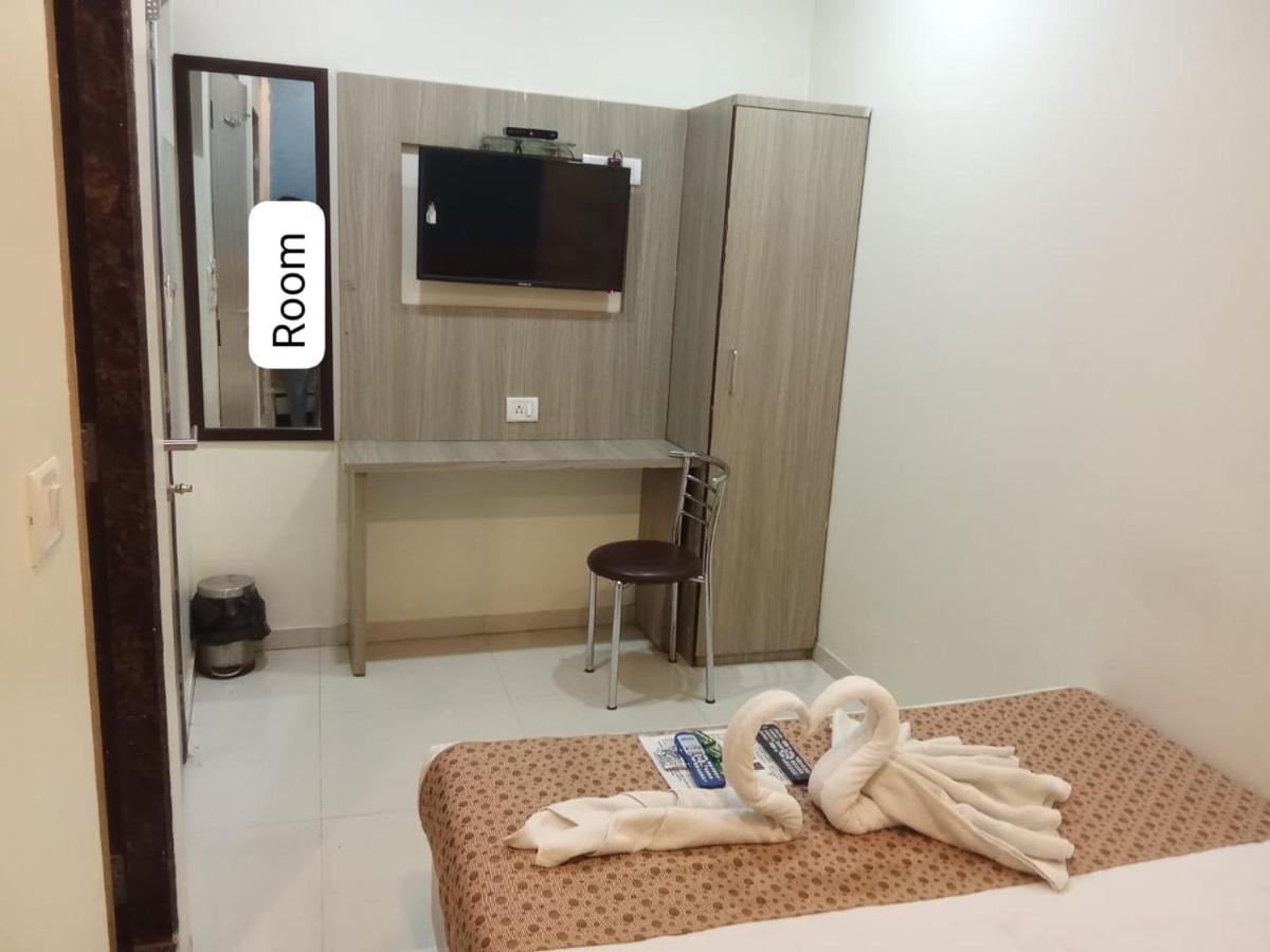 Hotel Time Gold Near Domestics Airport Mumbai Exterior photo
